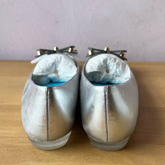 TORY BURCH “AURORA” SILVER METALLIC CLEAR LUCITE HEEL SHOES BRAND NEW IN BOX - Picture 13 of 16